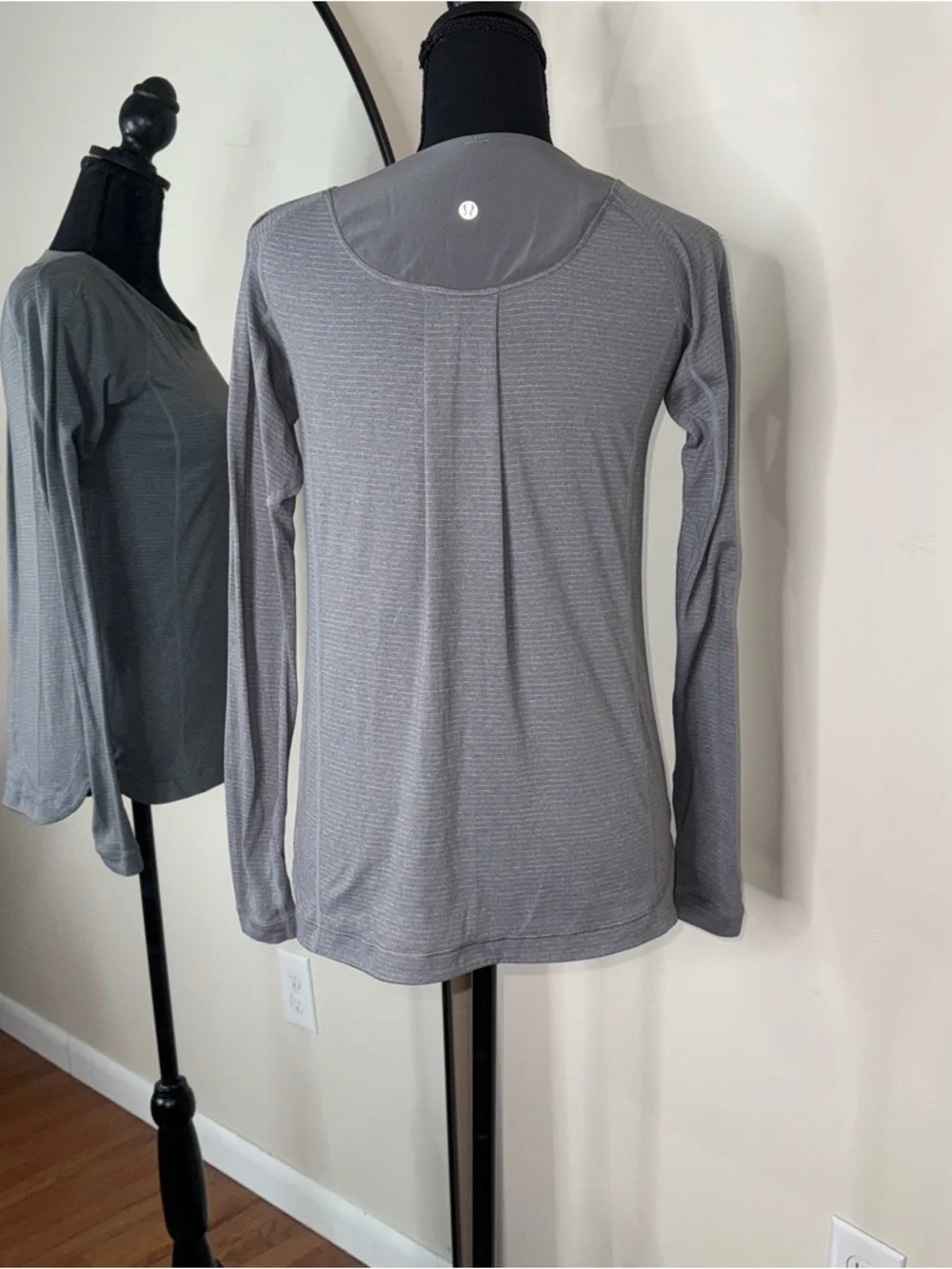 Lululemon Heathered Slate Turn It Up Long Sleeve Running Shirt Size S - Picture 5 of 10